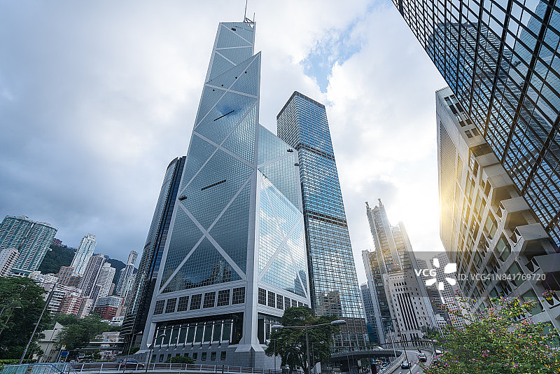 香港中环现代金融摩天大楼仰视图图片素材