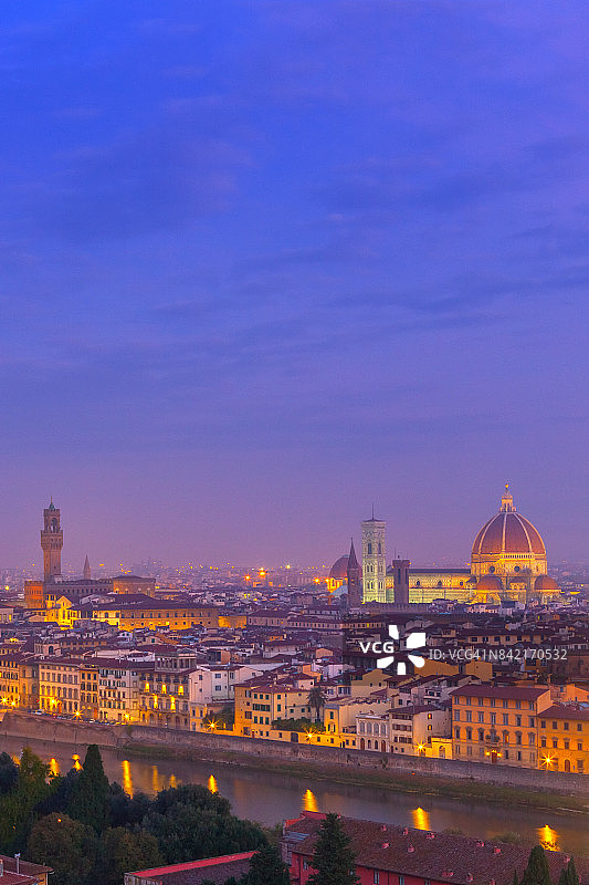 意大利托斯卡纳佛罗伦萨城市风光，老宫和佛罗伦萨大教堂图片素材