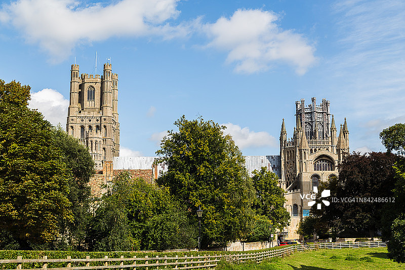 伊利大教堂朝南外墙图片素材