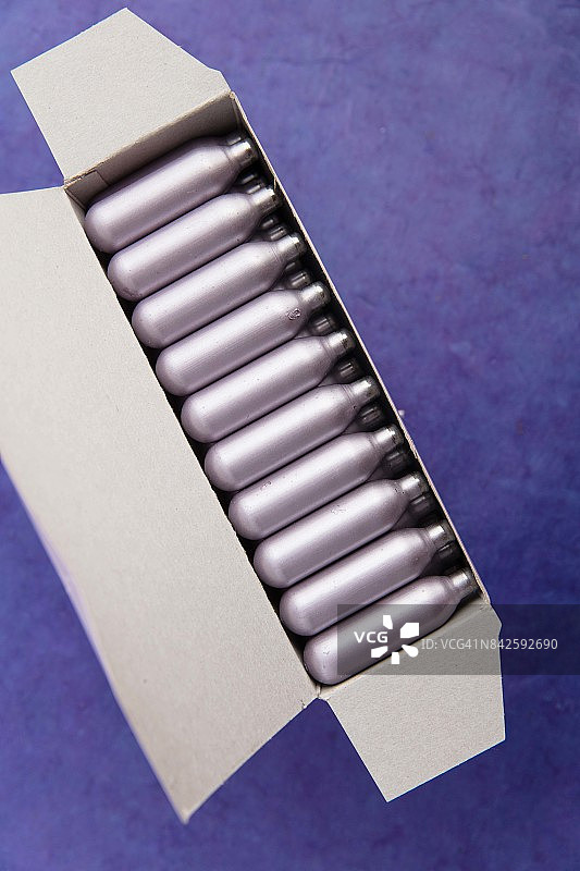 盒装奶油气弹图片素材