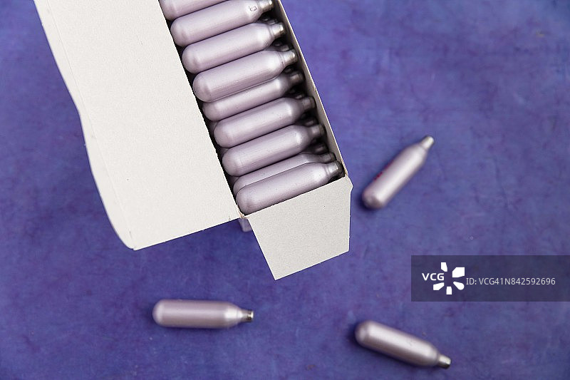 盒装奶油气弹图片素材