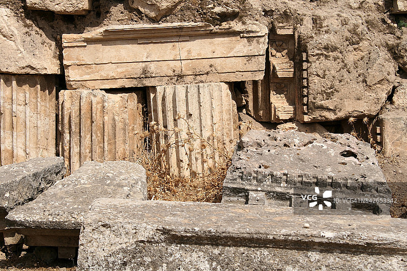 叙利亚阿帕米亚的柱子和飞檐遗址图片素材