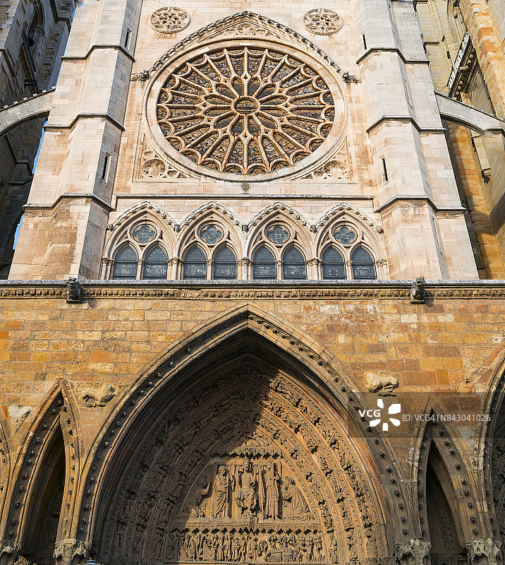 西班牙卡斯蒂利亚-莱昂莱昂市圣玛丽亚德莱昂大教堂图片素材