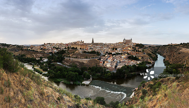 托莱多（卡斯蒂利亚-拉曼查/西班牙）全景图片素材