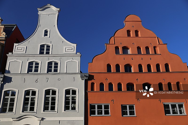 历史悠久的山墙房屋图片素材