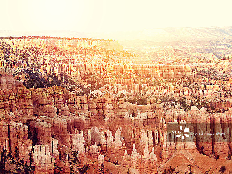 布莱斯峡谷圆形剧场日出图片素材