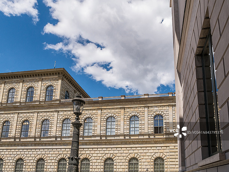 德国慕尼黑城市中的老建筑图片素材