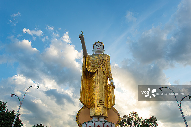 缅甸景栋佛像日落，2016年11月31日图片素材