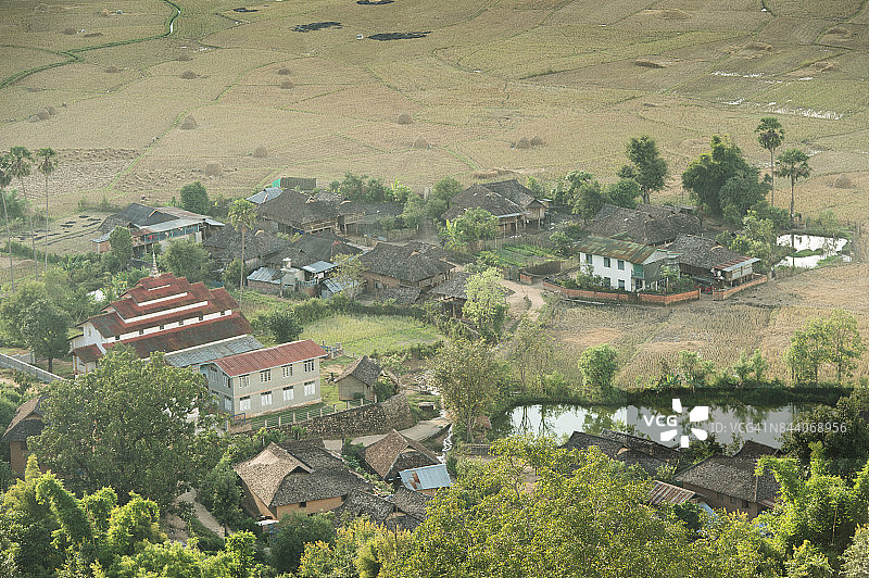 缅甸景栋：掸邦景栋附近寺庙的日出图片素材