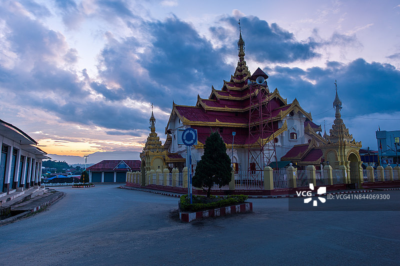 缅甸景栋：掸邦景栋附近寺庙的日出图片素材