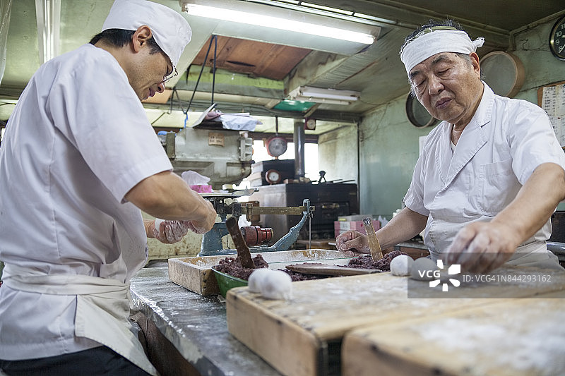 日式甜点大师图片素材