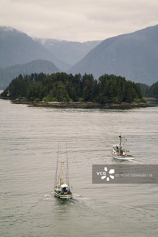 锡特卡港的机动渔船图片素材