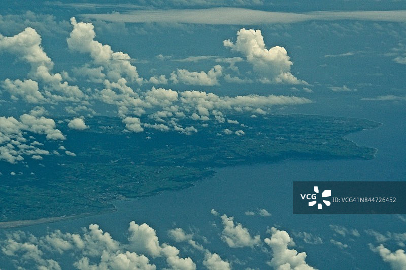 从飞机上俯瞰冲绳县德之岛的云彩图片素材