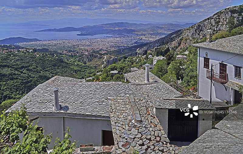 从马克里尼察看到的沃洛斯镇和帕加西蒂科斯海湾图片素材