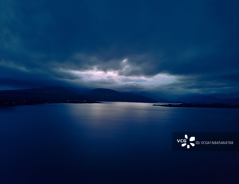 苏格兰洛蒙德湖航拍图片素材