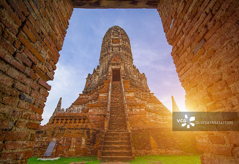 泰国阿瑜陀耶的柴瓦塔纳兰寺图片素材