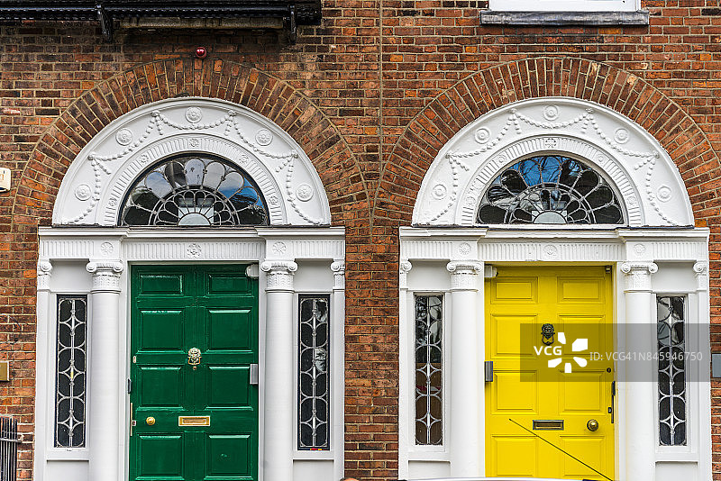 都柏林梅里恩广场附近的彩色门图片素材