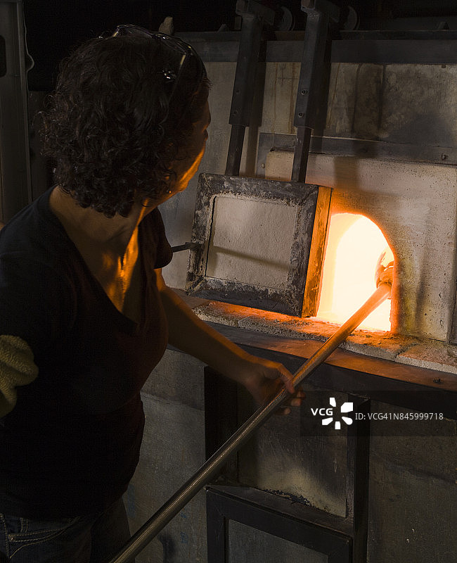 玻璃吹制工匠图片素材