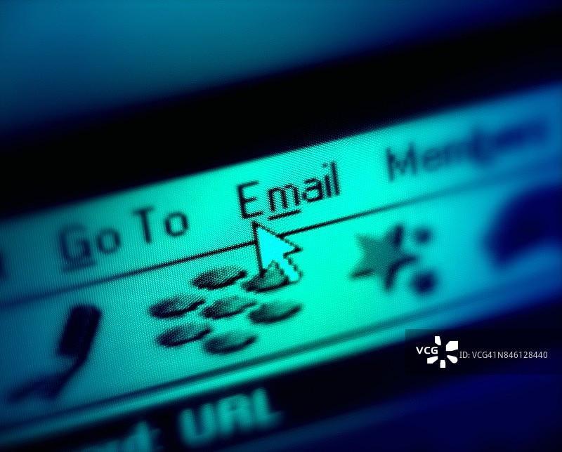 Web浏览器，光标选择“电子邮件”图片素材