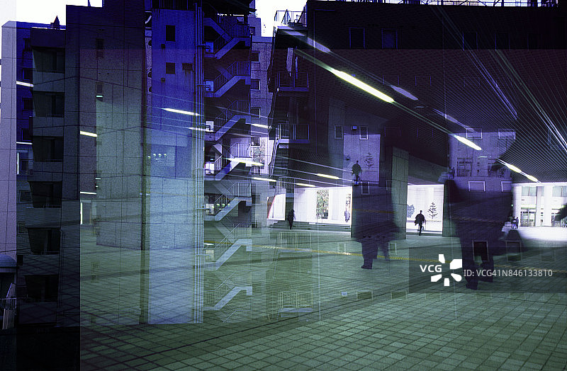 日本东京新宿站及通勤者图片素材