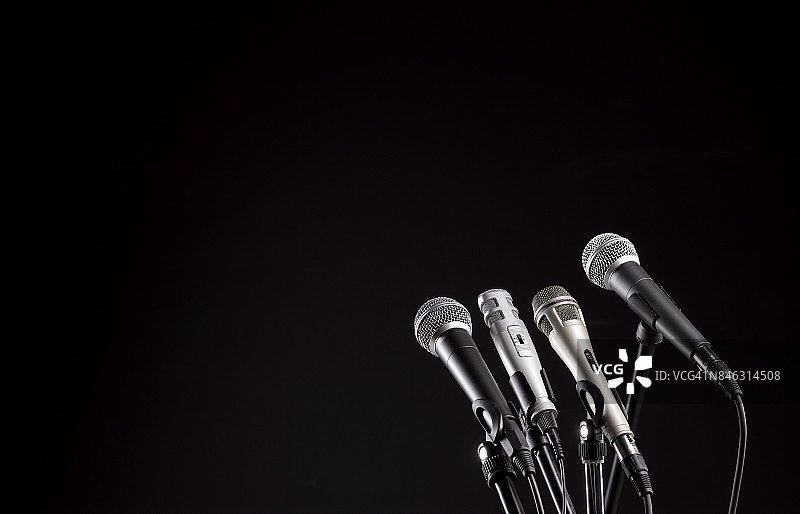 带复制空间的麦克风图片素材