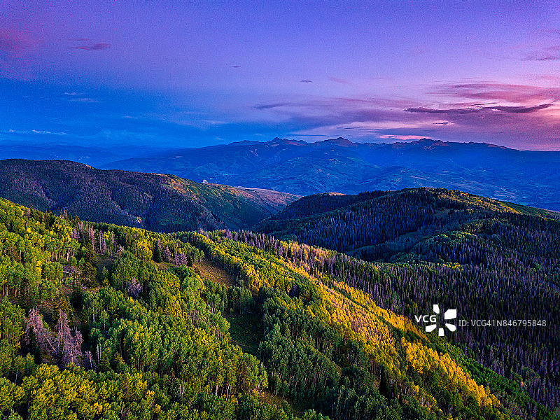 比aver Creek和Sawatch山脉山景图片素材