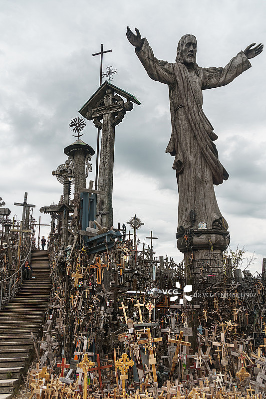 希奥利艾十字架山：象征立陶宛对天主教坚定信仰的十万多个十字架图片素材