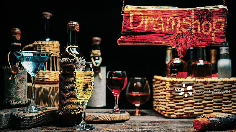 葡萄酒屋的悬挂标志图片素材