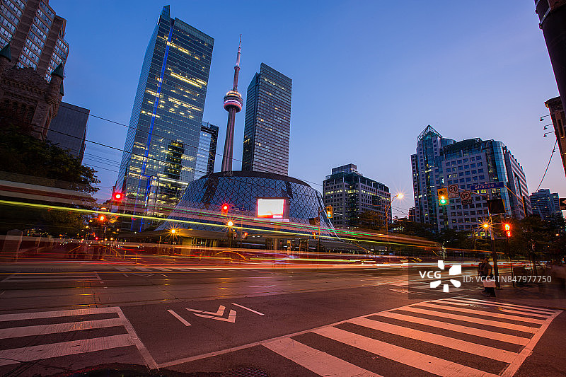 多伦多国王街的傍晚长曝光图片素材