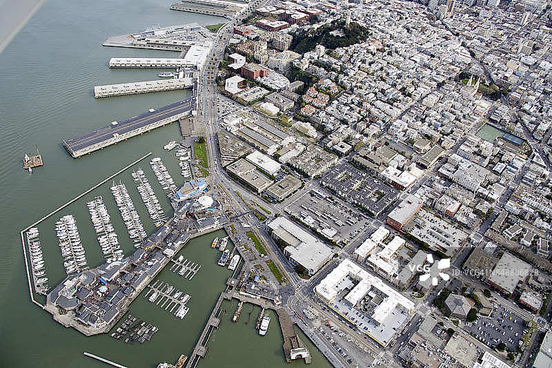 航拍美国加利福尼亚州旧金山湾区渔人码头北部图片素材