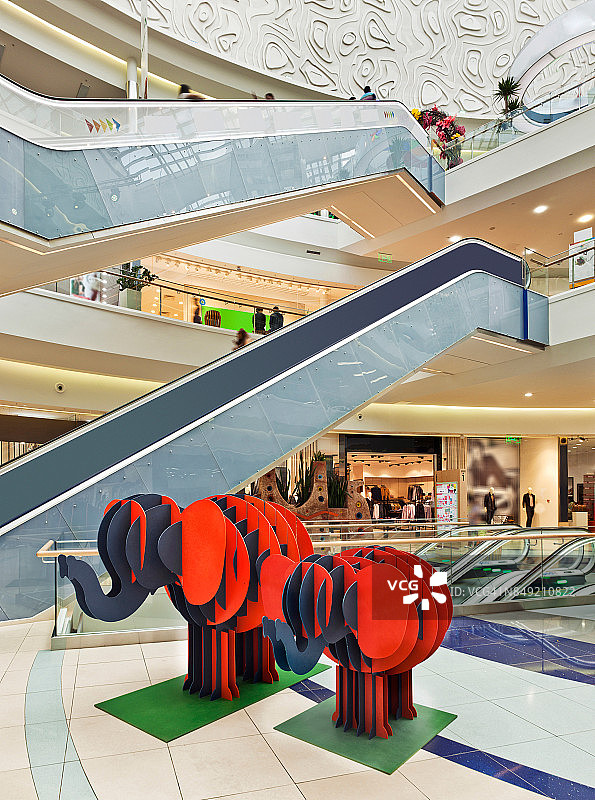 阿拉木图大型购物中心的室内设计与装饰图片素材