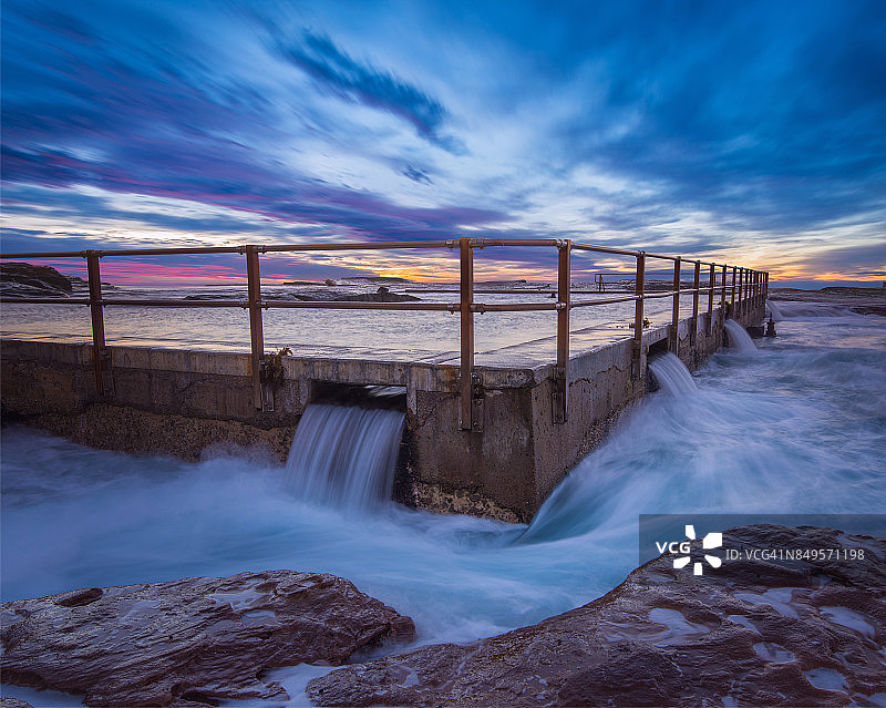 北部柯尔柯尔岩石池图片素材