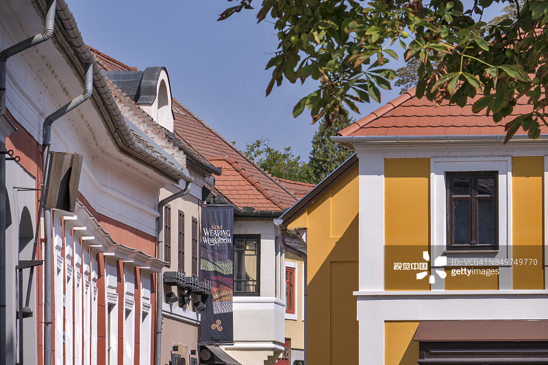 匈牙利圣安德烈色彩缤纷的房屋街道图片素材