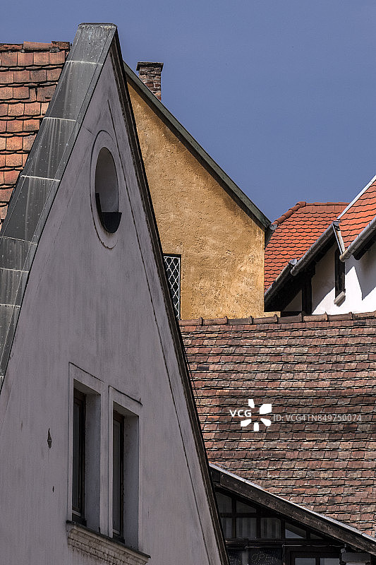 匈牙利圣安德烈斯老房子的屋顶研究图片素材
