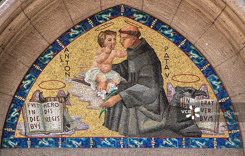 土耳其伊斯坦布尔圣安东尼教堂的基督教墙壁马赛克图片素材