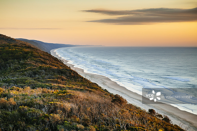 拉古纳湾上空的日出色彩图片素材