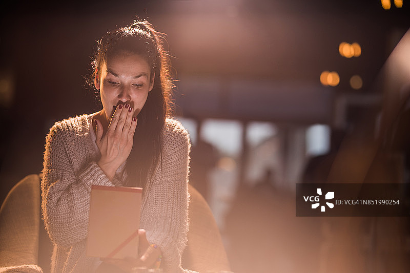 天啊，多么漂亮的礼物！图片素材