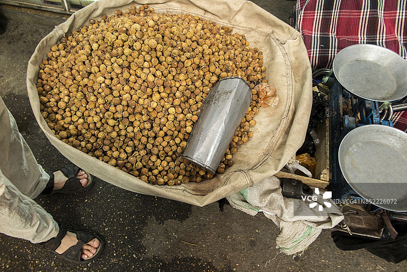 伊朗法尔斯省设拉子巴扎的无花果干图片素材