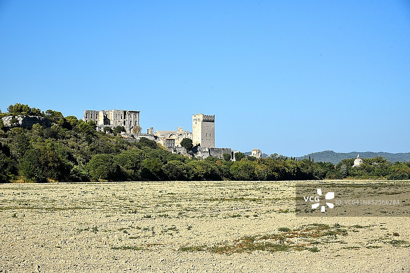 法国普罗旺斯阿尔勒的蒙马儒修道院图片素材