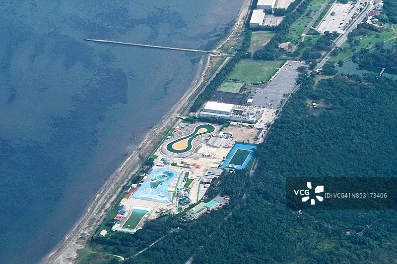 千叶县富津市的千叶县立公园白天的飞机航拍图图片素材