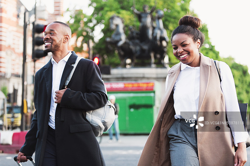 谈笑风生图片素材