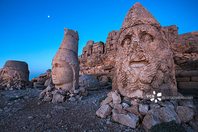 内姆鲁特山，安条克一世国王陵墓的神像，土耳其图片素材