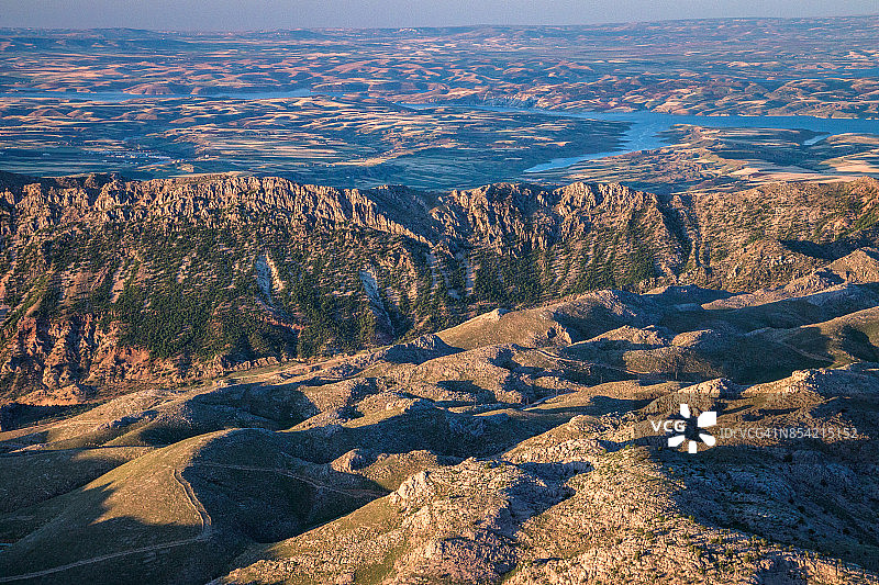 土耳其阿德亚曼省内姆鲁特达吉国家公园的黎明图片素材