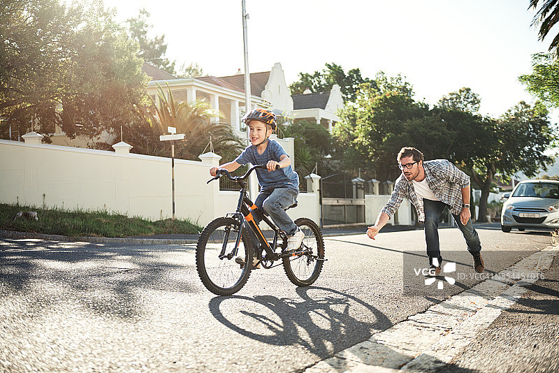 摆脱辅助轮的时候图片素材