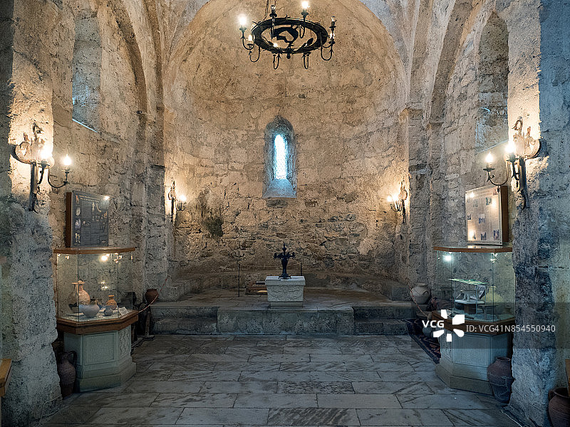 阿塞拜疆基什古老教堂内部图片素材