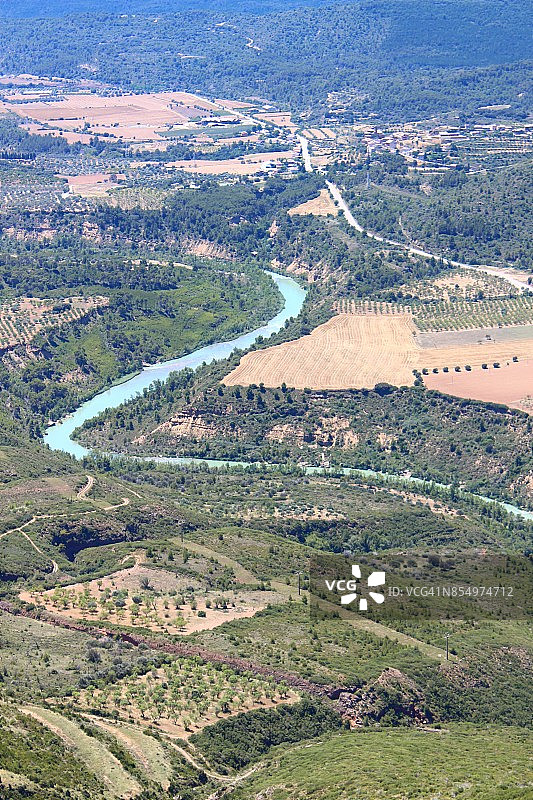 加列戈河在西班牙韦斯卡省穆里洛德加列戈镇附近的河曲图片素材