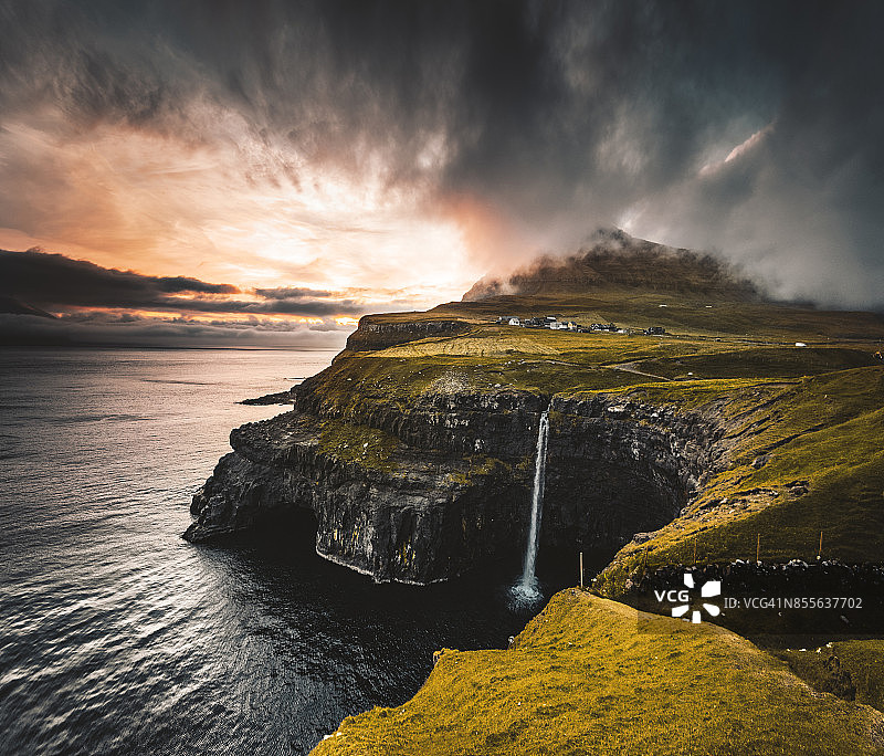 加萨达鲁尔的穆拉福苏尔瀑布景色图片素材