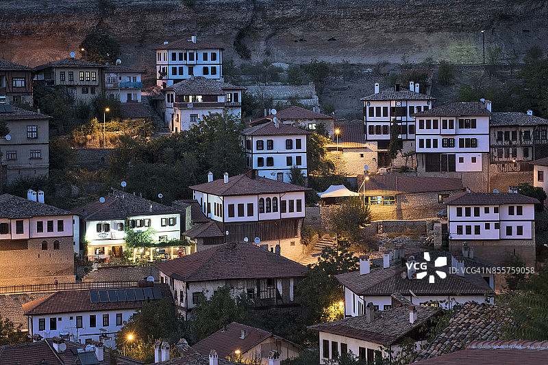 萨夫兰博卢小镇，傍晚蓝色时分，卡拉比克，土耳其北部黑海地区图片素材