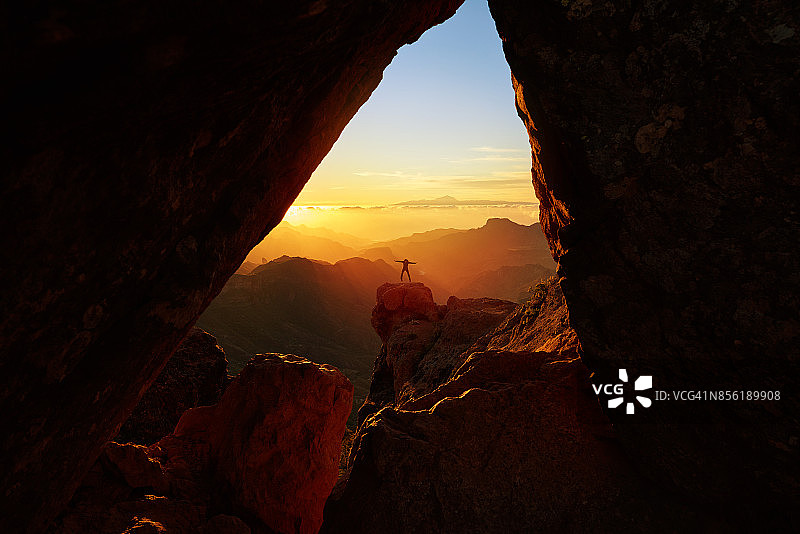 徒步积极生活成就图片素材