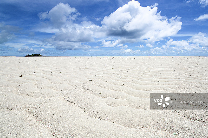帕劳卡扬群岛的白色沙滩图片素材